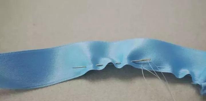 利用旧衣服做拖鞋的教程,用旧衣服做拖鞋最简单方法