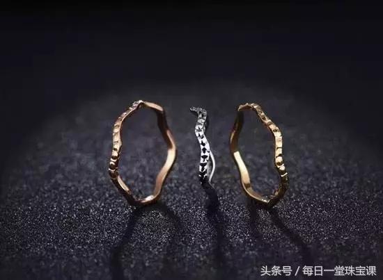 自己家里有大量黄金如何变现,如果挖到一吨黄金该怎么卖出去