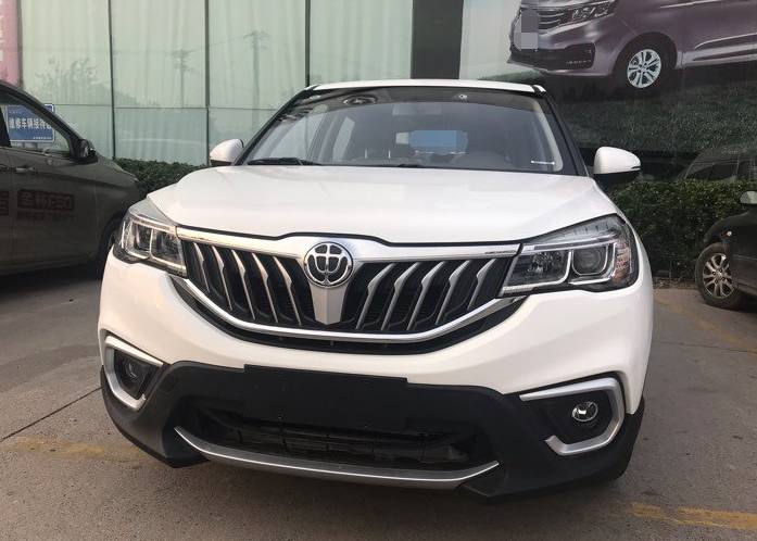 是车标设计不好还是整体不行？一直爆冷门，V3车主告诉你使用感受