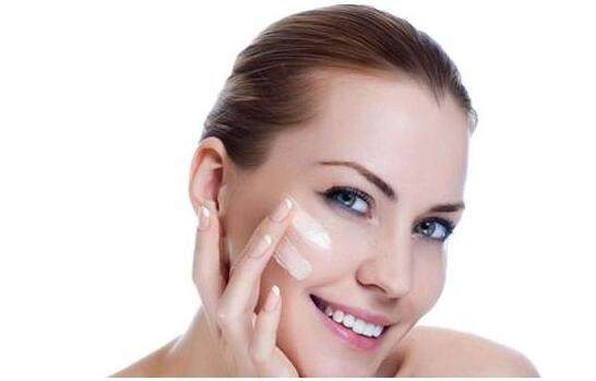 为什么用了妆前乳底妆斑驳脱妆,在外面底妆斑驳脱妆如何快速补救