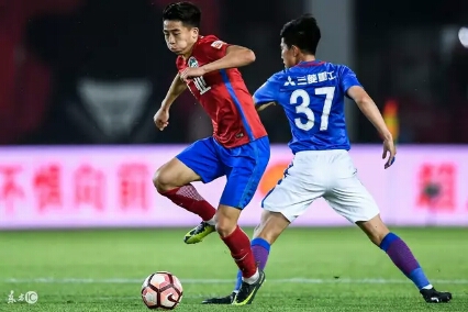 胡靖航上港一球一助攻,上港队员胡靖航