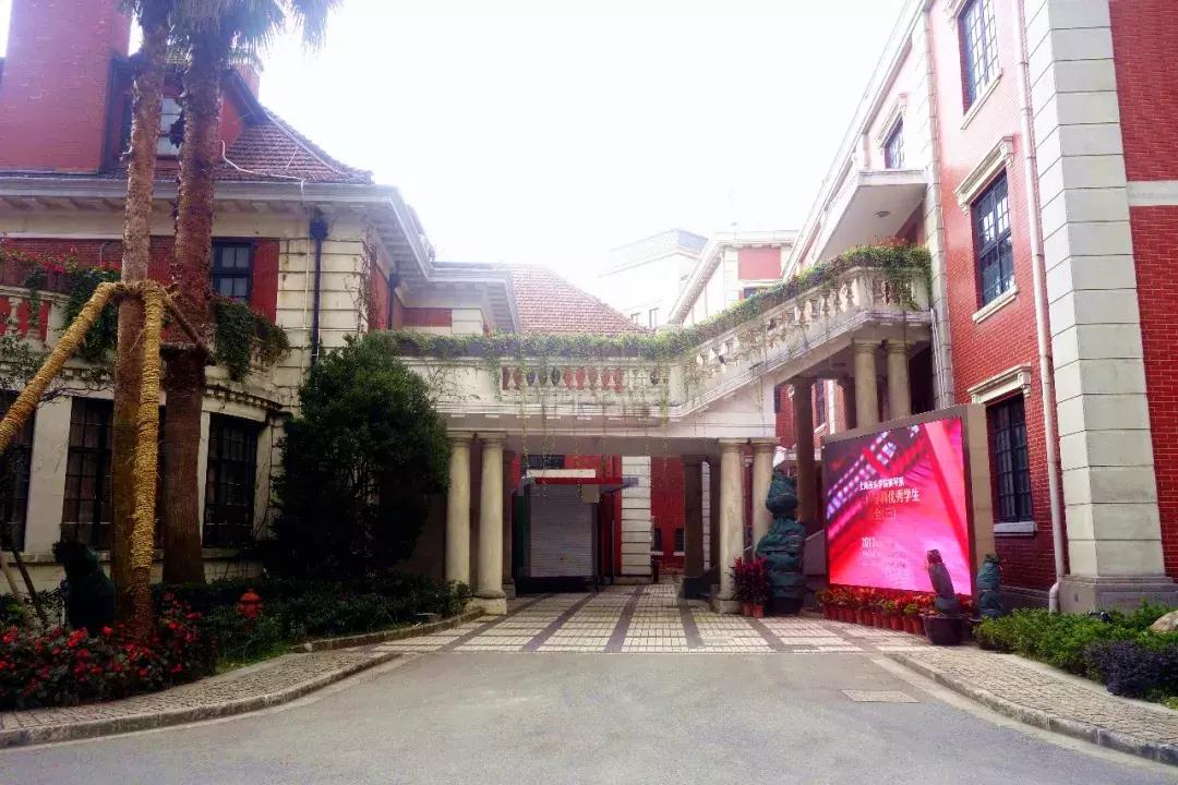 辞职去流浪的歌曲,辞职做歌手