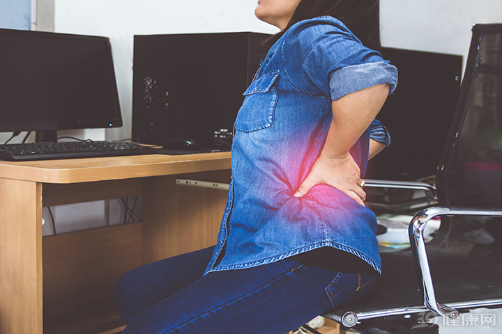 为什么看腰疼医生都按小腿肚,为什么腰椎一按会痛