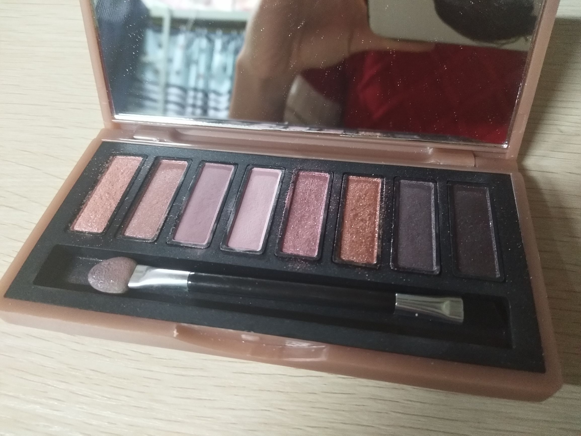 泰国mistine大地色眼影盘,泰国mistine眼影盘