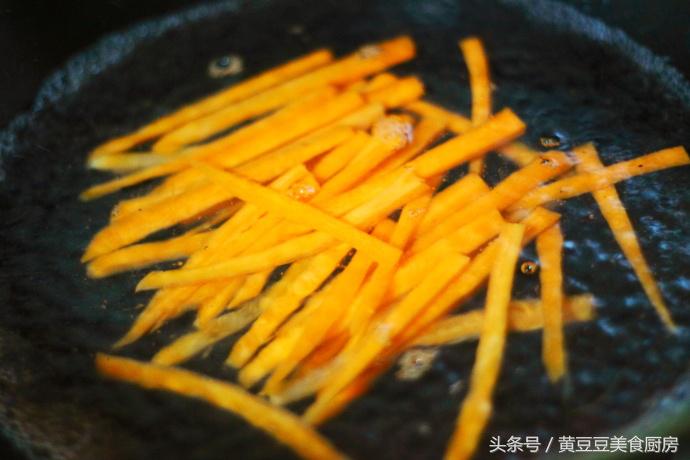 孩子不爱吃米饭,试试这种方法,把它做成紫菜包饭,肯定会抢着吃