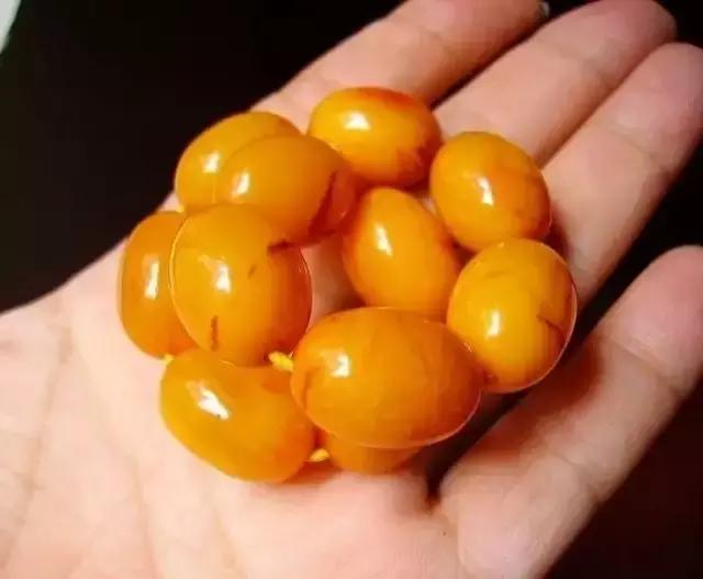 假琥珀蜜蜡用什么做的,假蜜蜡琥珀