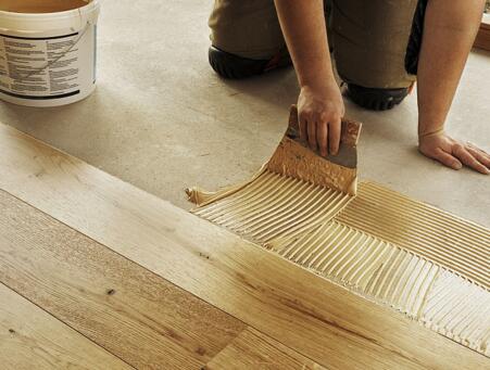 地板革用什么胶粘,地板革怎么铺用啥胶