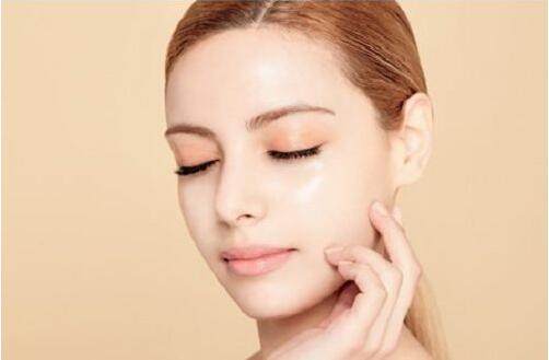 为什么用了妆前乳底妆斑驳脱妆,在外面底妆斑驳脱妆如何快速补救