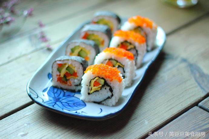 孩子不爱吃米饭,试试这种方法,把它做成紫菜包饭,肯定会抢着吃