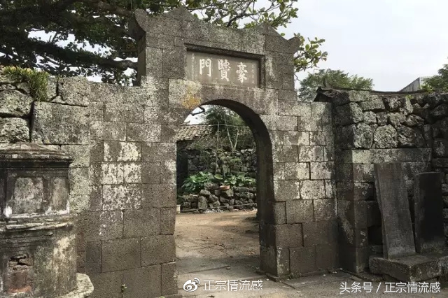 边走边吃水果视频,边走边吃一路看风景