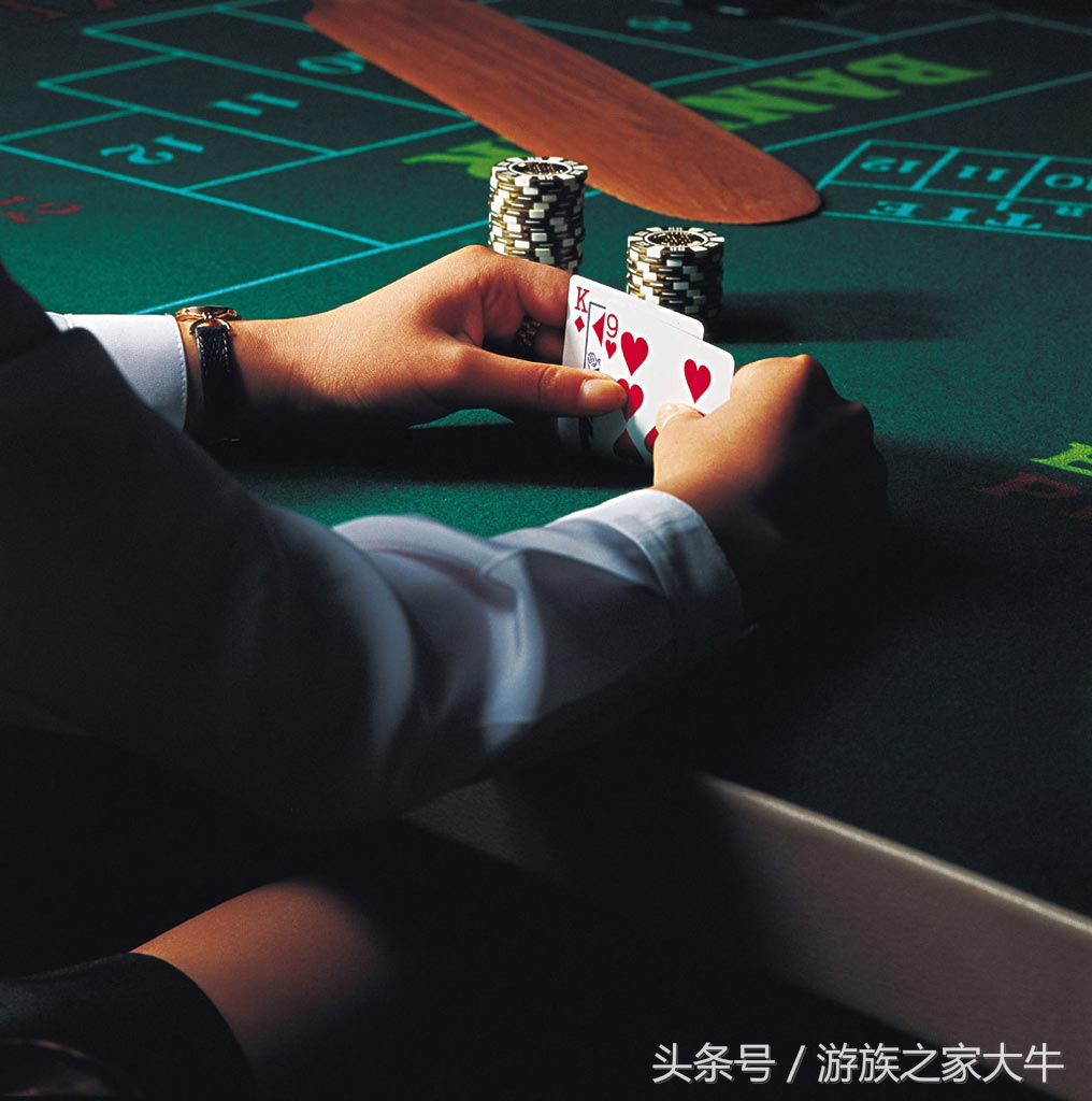 年薪六位数!签约扑克王!这个芳龄20的川妹子因为棋牌游戏火了