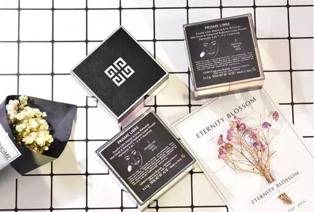 粉膏和同款散粉好评不断,定妆散粉好评榜一