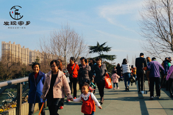 炸根油条，摊个鸡蛋饼，遛红梅公园，环抱半个常州老城区