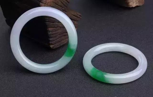 你的翡翠变黄了吗？快来补救！