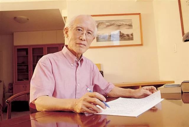 低龄儿童学英语要不要背单词,孩子学英语需要上培训班吗