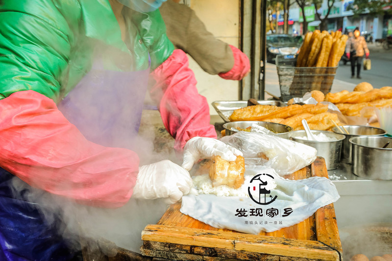 炸根油条，摊个鸡蛋饼，遛红梅公园，环抱半个常州老城区