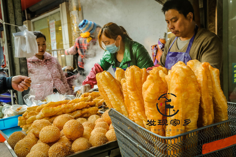 炸根油条，摊个鸡蛋饼，遛红梅公园，环抱半个常州老城区