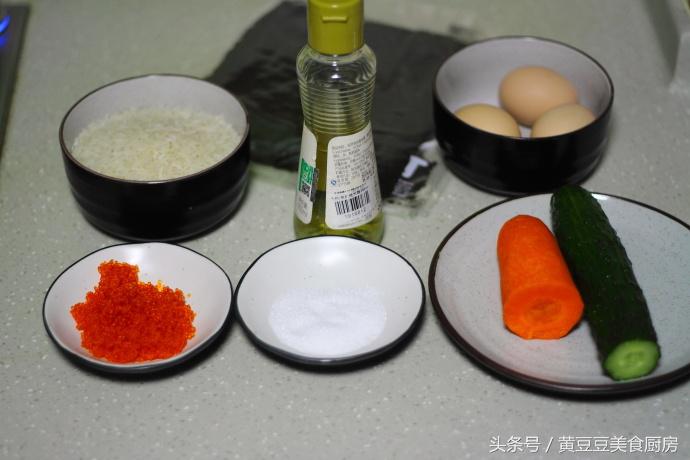 孩子不爱吃米饭,试试这种方法,把它做成紫菜包饭,肯定会抢着吃