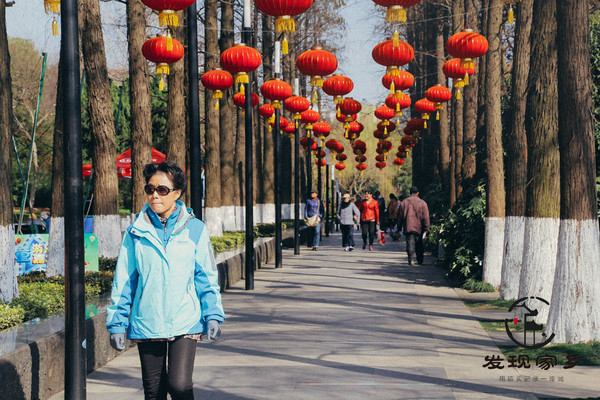 炸根油条，摊个鸡蛋饼，遛红梅公园，环抱半个常州老城区