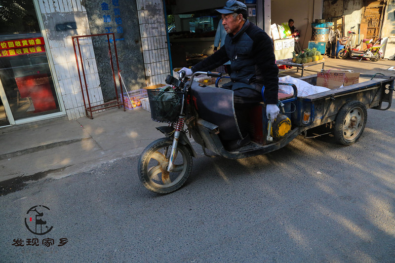 炸根油条，摊个鸡蛋饼，遛红梅公园，环抱半个常州老城区