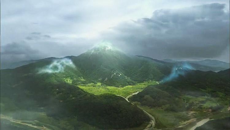 傻小子误将老爹遗骨送入龙穴全集,穷小子把祖坟葬在龙穴