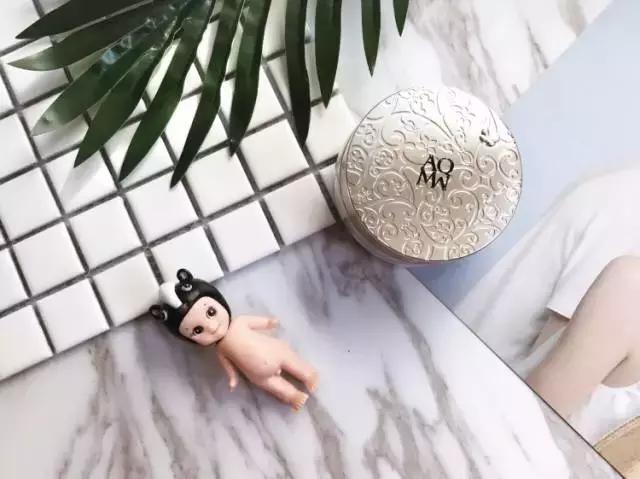 粉膏和同款散粉好评不断,定妆散粉好评榜一