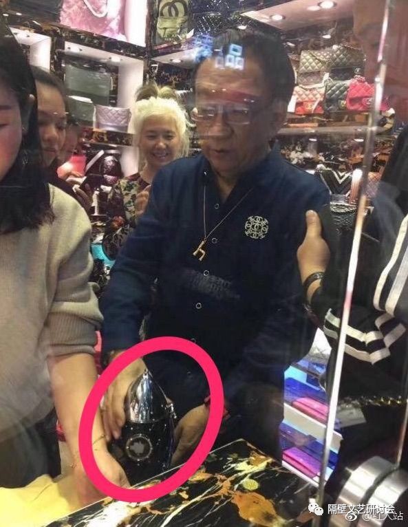 侯耀华和他女徒弟视频,侯耀华和他的女徒弟