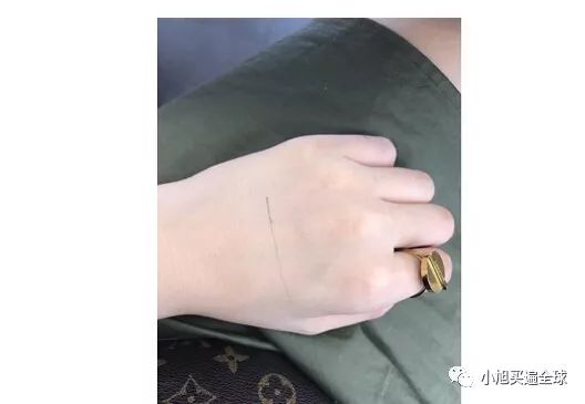 圣罗兰气垫粉色和黑色有什么区别,雅诗兰黛气垫和阿玛尼气垫哪个好