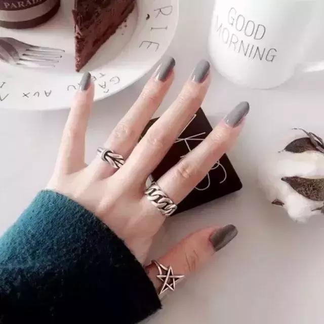 2022年美甲款式图片短指甲显白夏,2021最火美甲显白颜色短指甲款式