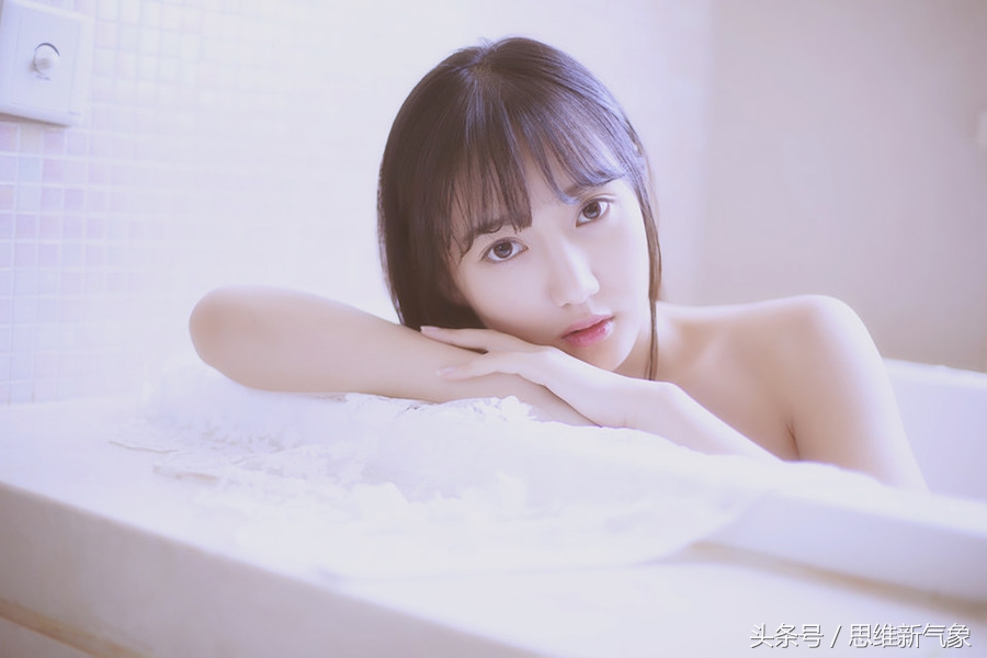 当女生突然痛经时,当女生痛经时男生的反应