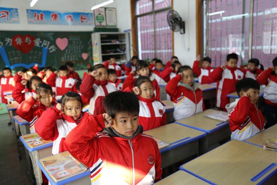 郴州市第三完全小学：“红领巾”传帮带，“小雏鹰”更出彩