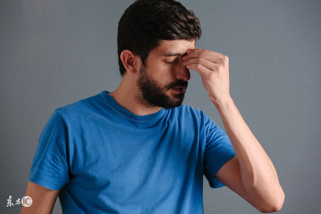 右侧扁桃体附近疼吞咽口水疼,右侧扁桃体轻微疼痛怎么回事