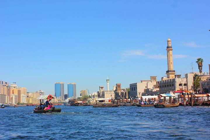 迪拜土豪真多街上全是豪车,迪拜土豪除了豪车还有什么