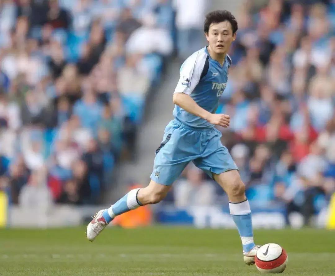 卡卡国家队退役是哪一年,卡卡宣布退役来中超