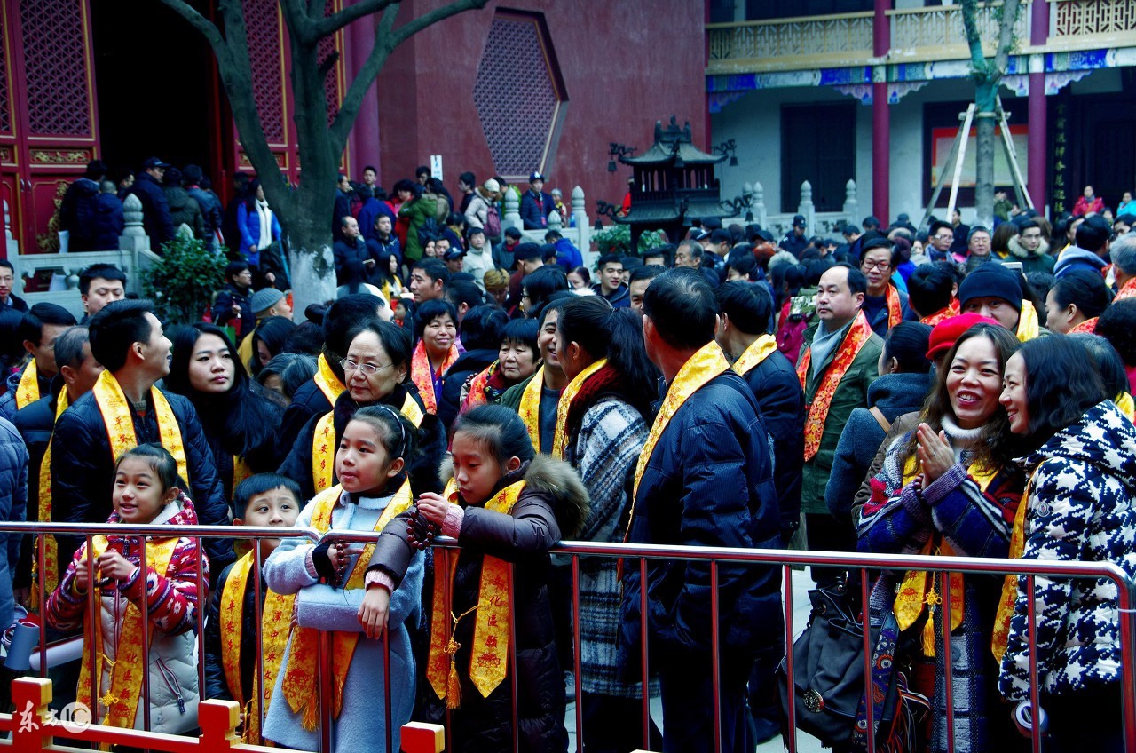 卖僧人梳子卖爱斯基摩人冰箱卖男士卫生棉真的是哗众取宠吗