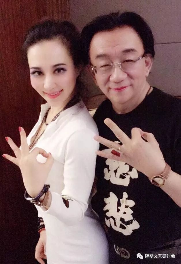 侯耀华和他女徒弟视频,侯耀华和他的女徒弟