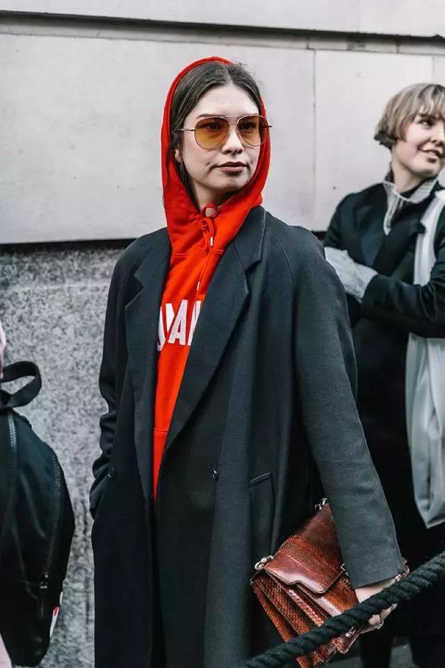 一周都不重样的卫衣搭配示范,7天不重样卫衣怎么穿