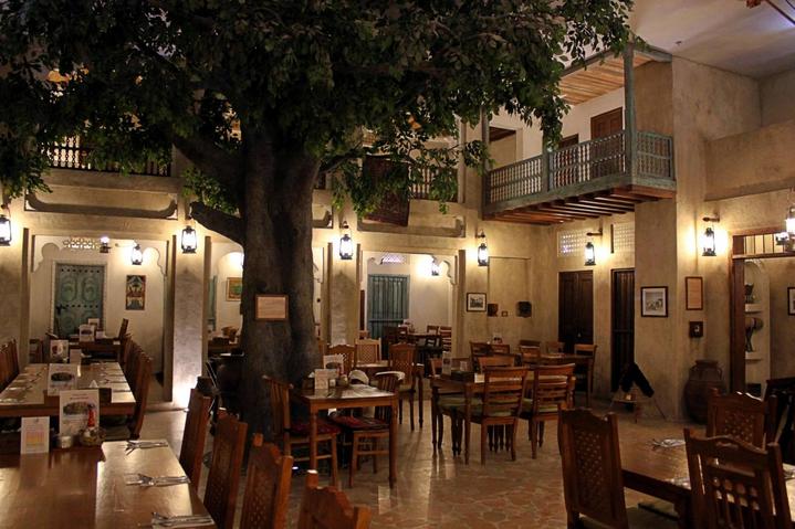 迪拜土豪真多街上全是豪车,迪拜土豪除了豪车还有什么