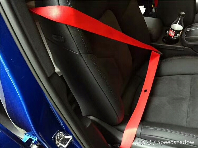 macan新车落地升级波尔多红,保时捷macan改19寸锻造轮毂