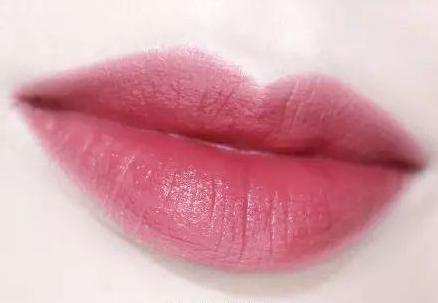 欧莱雅唇釉联名,欧莱雅唇釉和口红哪个好用