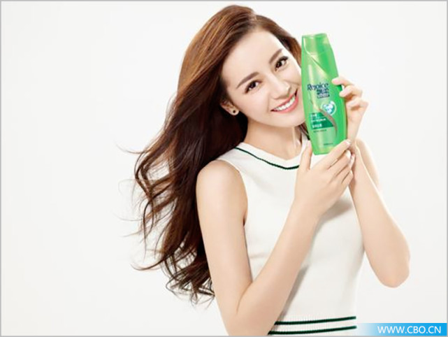 美妆达人仿妆女明星杨幂,出名的美妆带货女明星