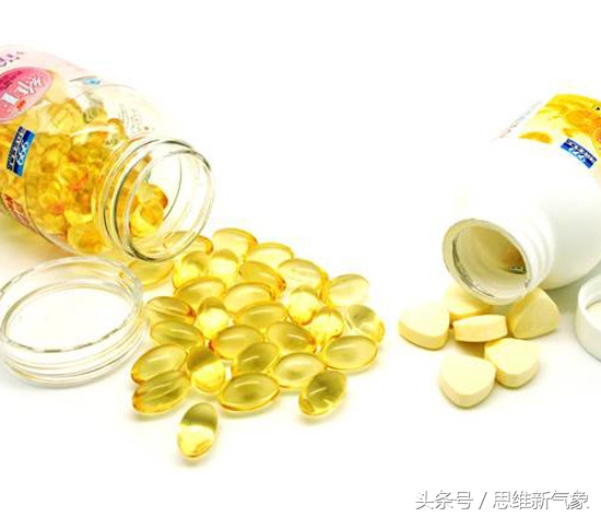 当女生突然痛经时,当女生痛经时男生的反应