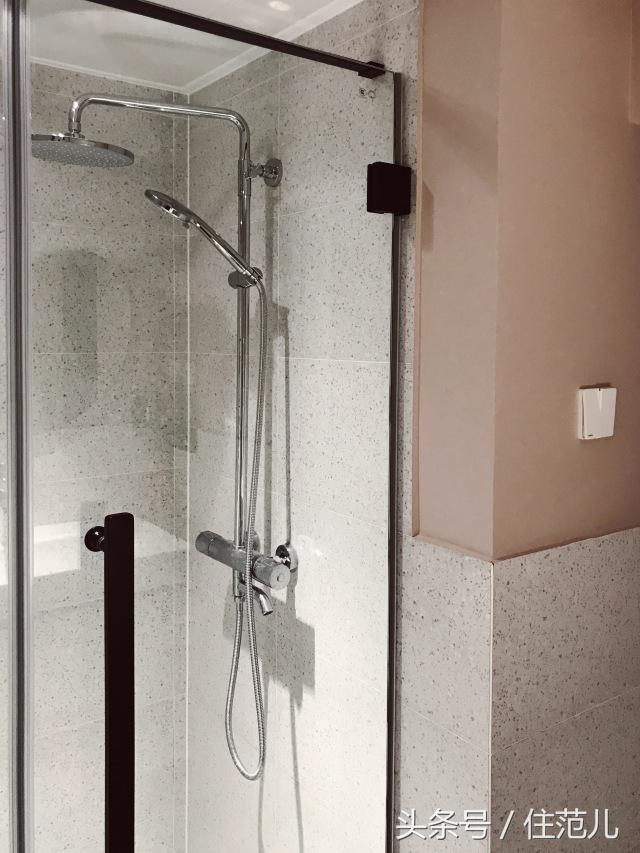 为什么外国人装修不装电视墙,为什么外国人家都不装踢脚线