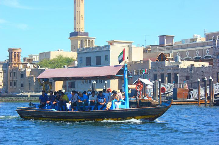 迪拜土豪真多街上全是豪车,迪拜土豪除了豪车还有什么