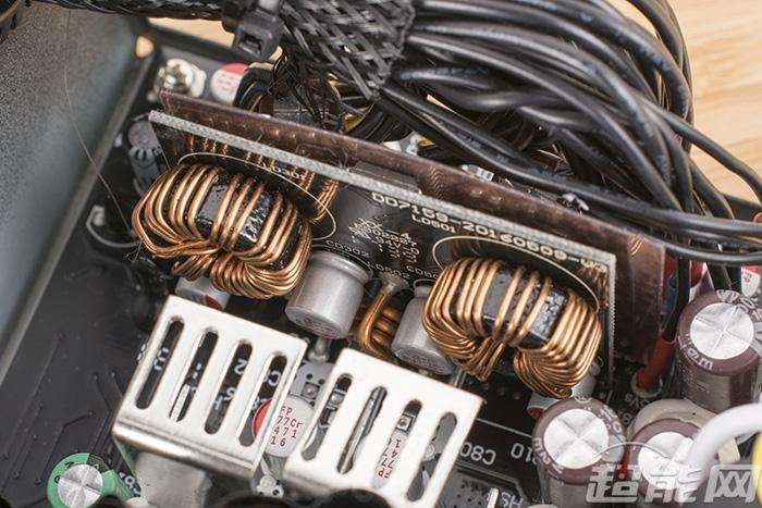 酷冷至尊mwe550v2电源怎么样,酷冷至尊v550全模组金牌电源评测