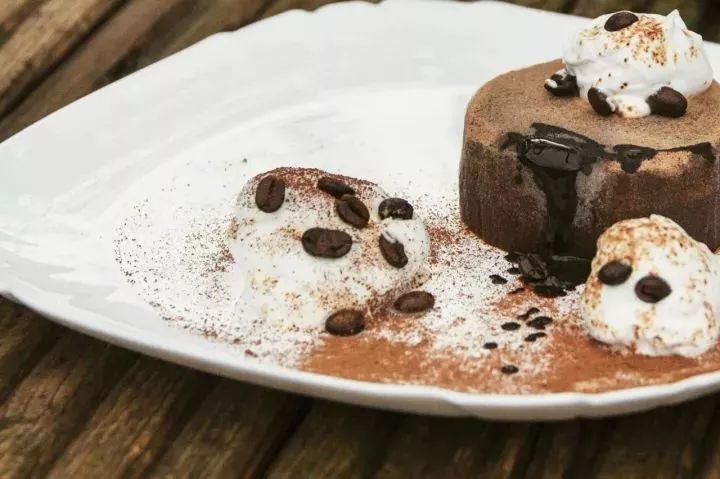 把自家破后院谎称为高级餐厅,7个月做到伦敦餐厅NO.1