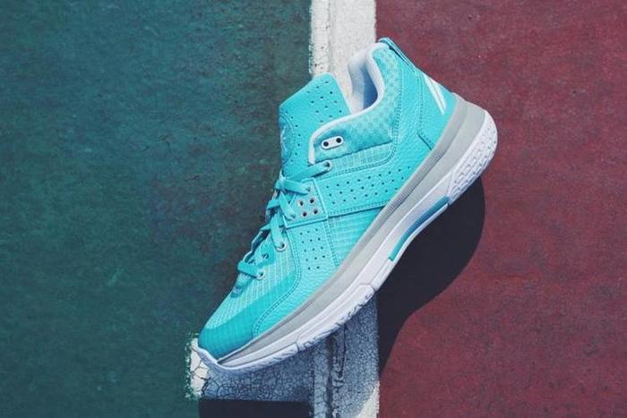 蓝色的球鞋大盘点,蒂芙尼蓝球鞋