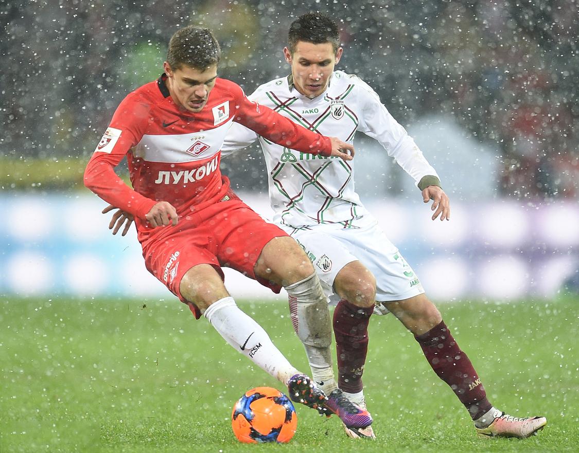 人造草和天然草区别,人造草坪和自然草有什么区别