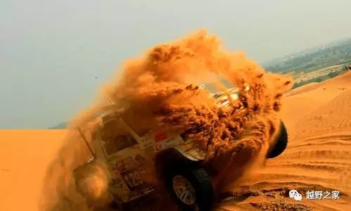越野车玩沙漠全过程,开越野车玩沙漠