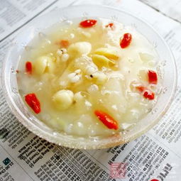 滋阴润燥的银耳莲子百合汤,滋补肾阴的百合